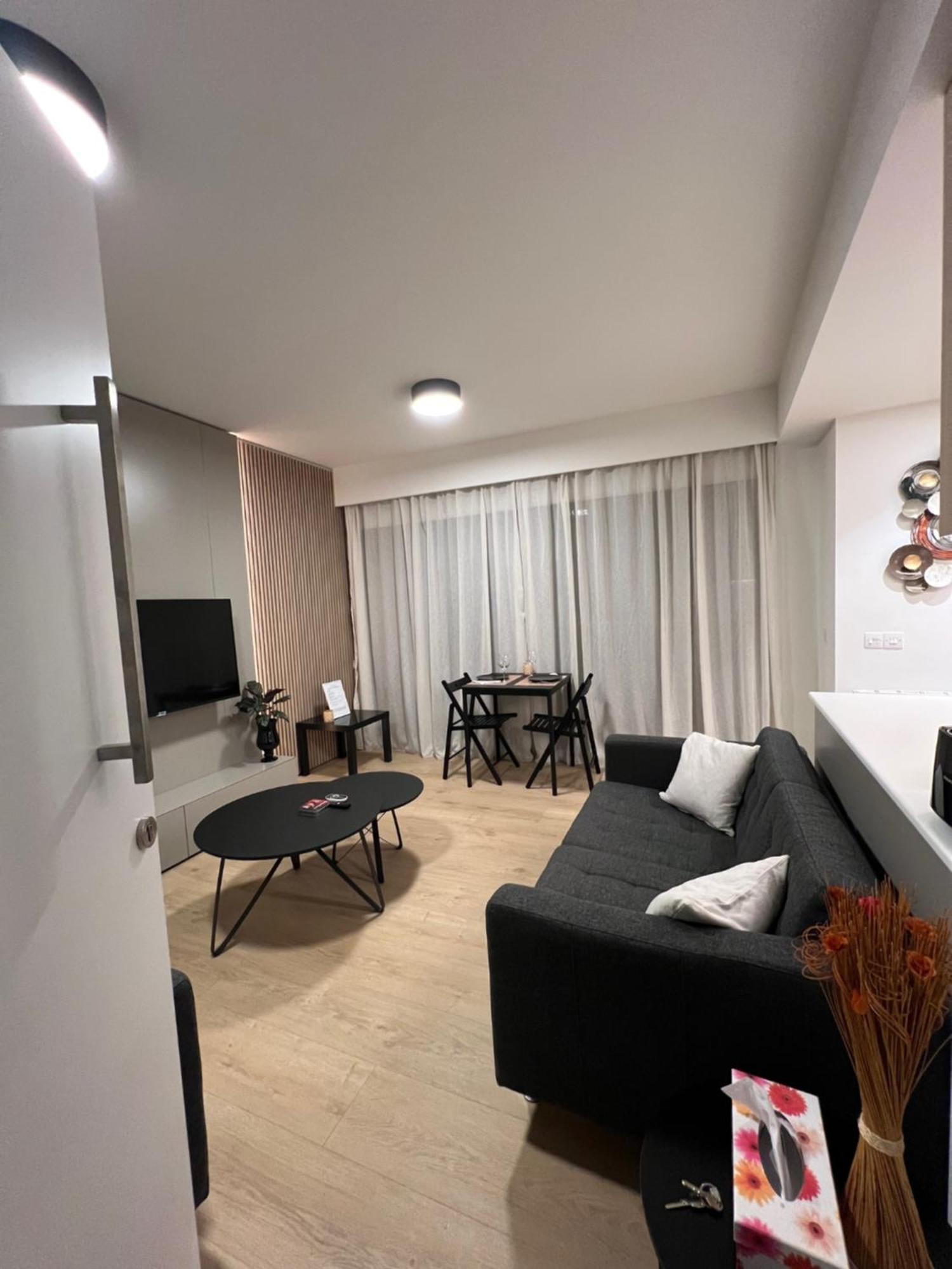 Daniela'S Modern Apartment Strovolos ภายนอก รูปภาพ